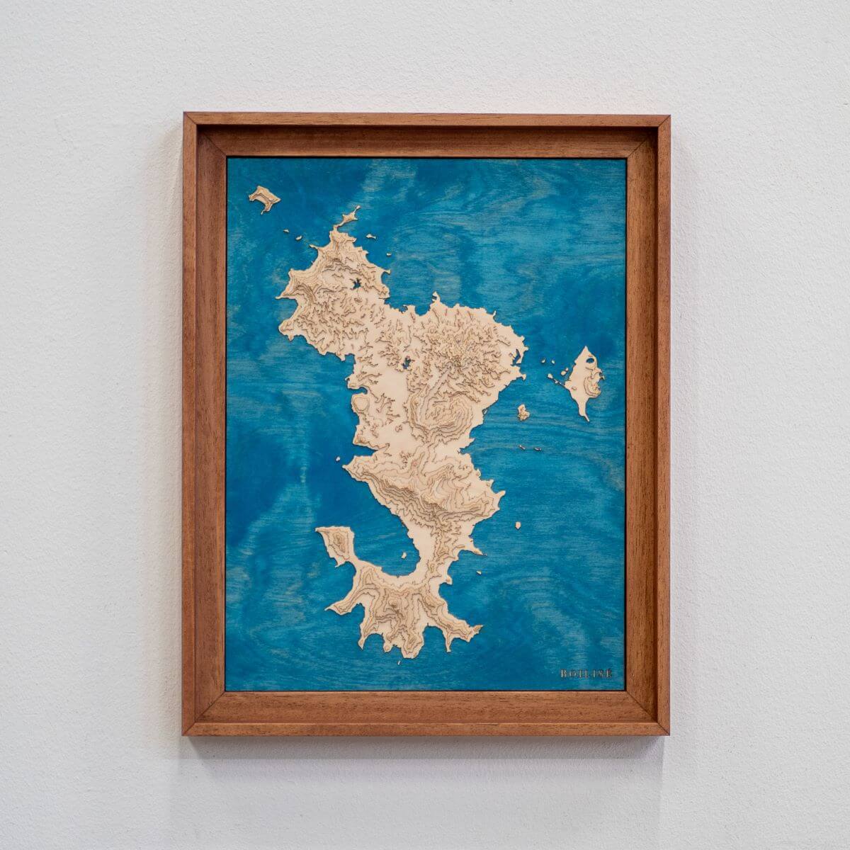 La carte de Mayotte accrochée au mur pour donner du relief à votre déco