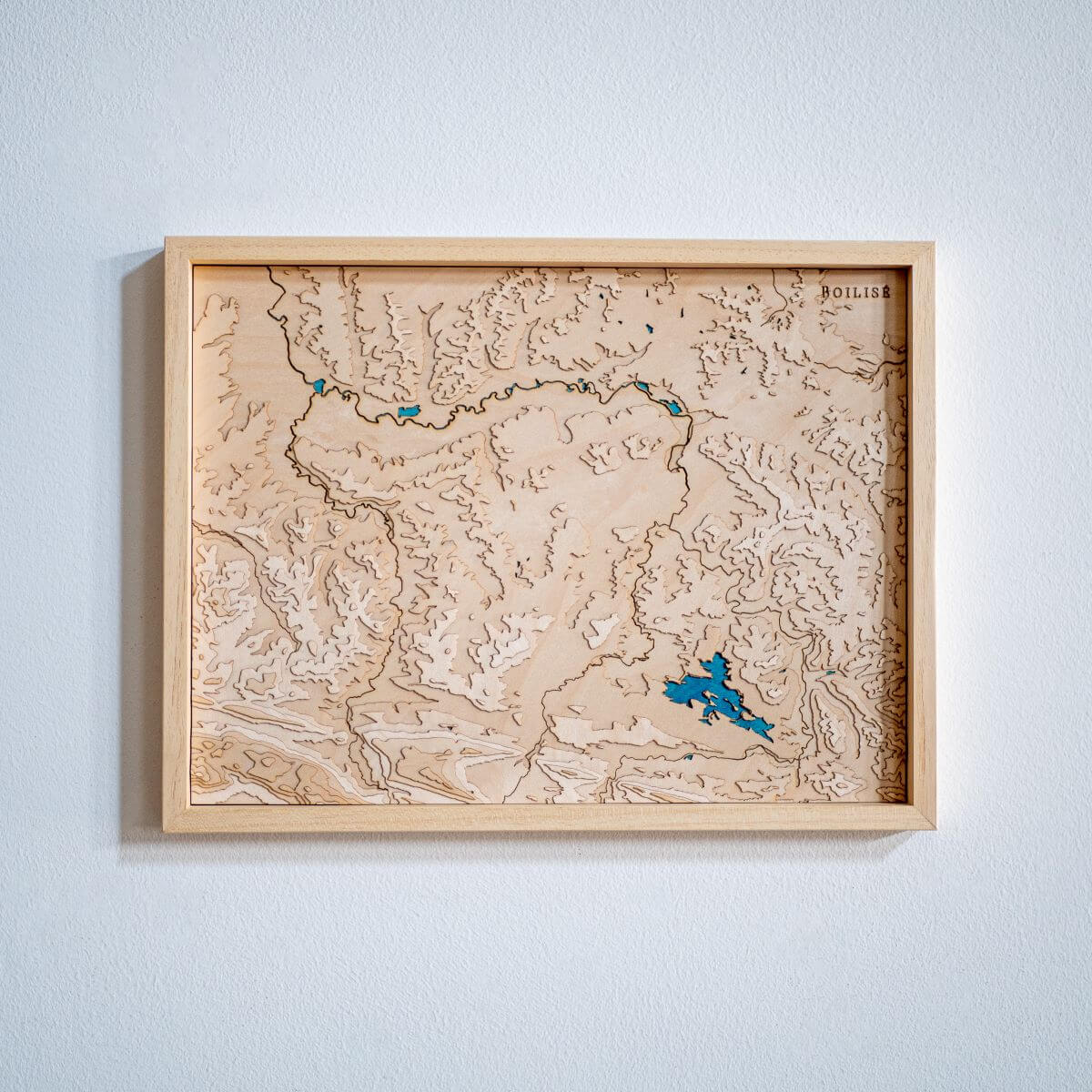 La carte du pays de Mirepoix accrochée au mur pour donner du relief à votre déco